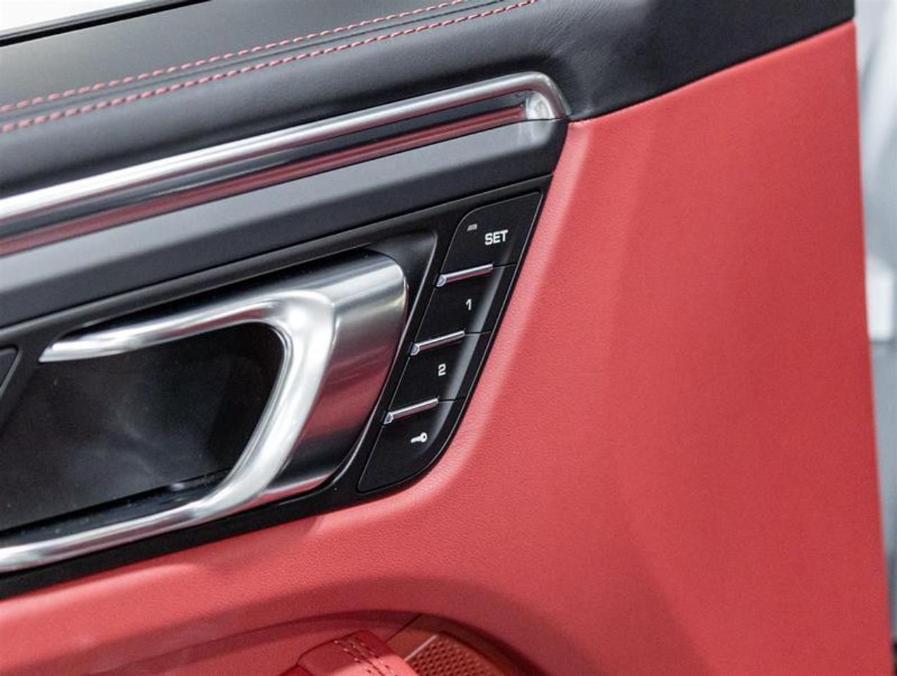 2026 Porsche Macan  Photo