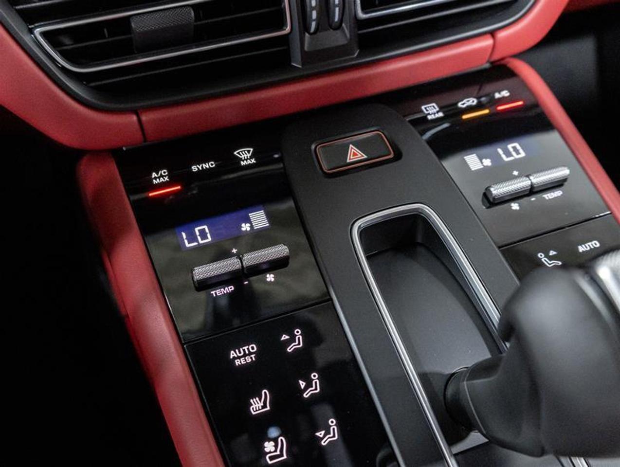 2026 Porsche Macan  Photo