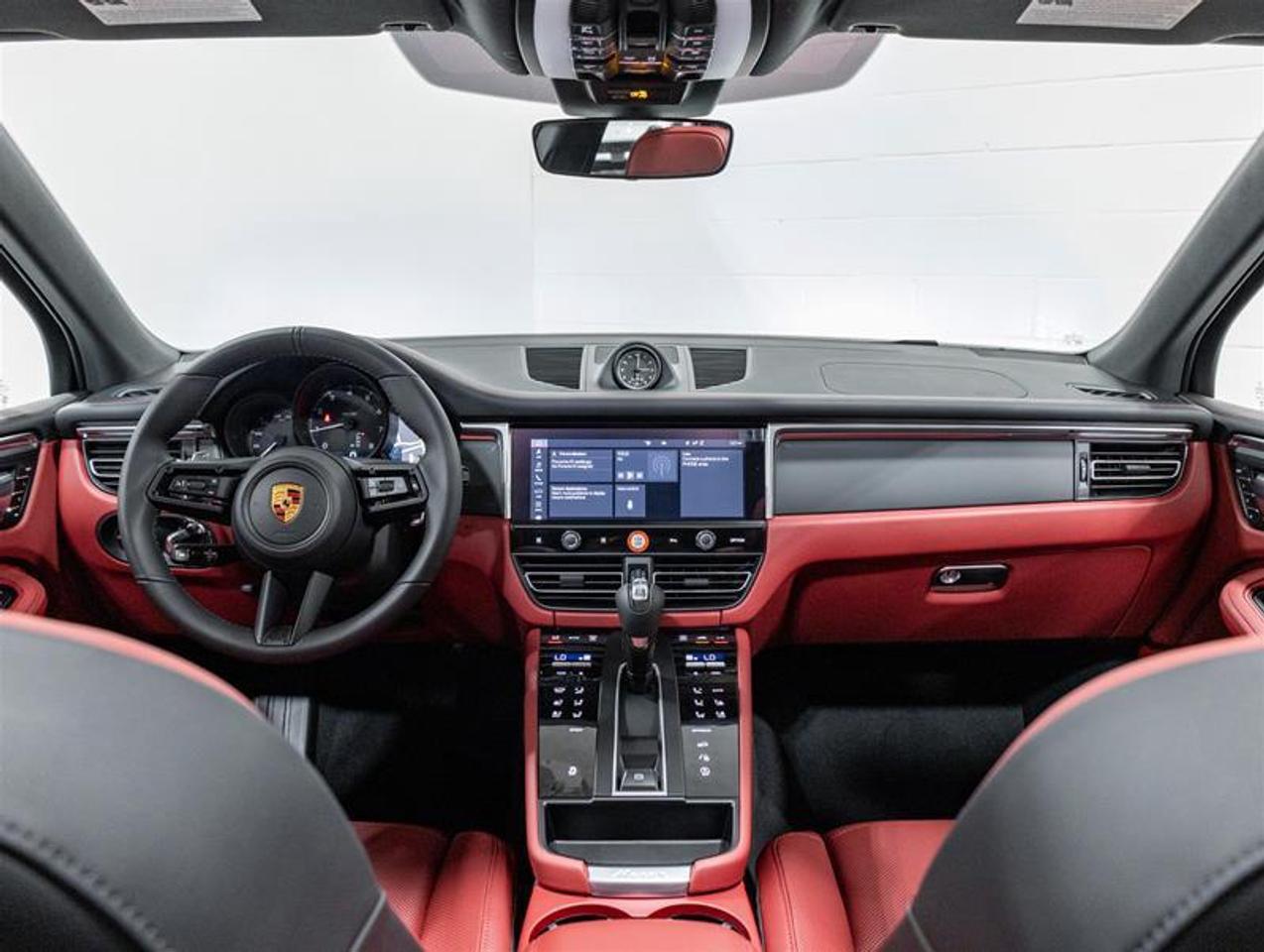 2026 Porsche Macan  Photo