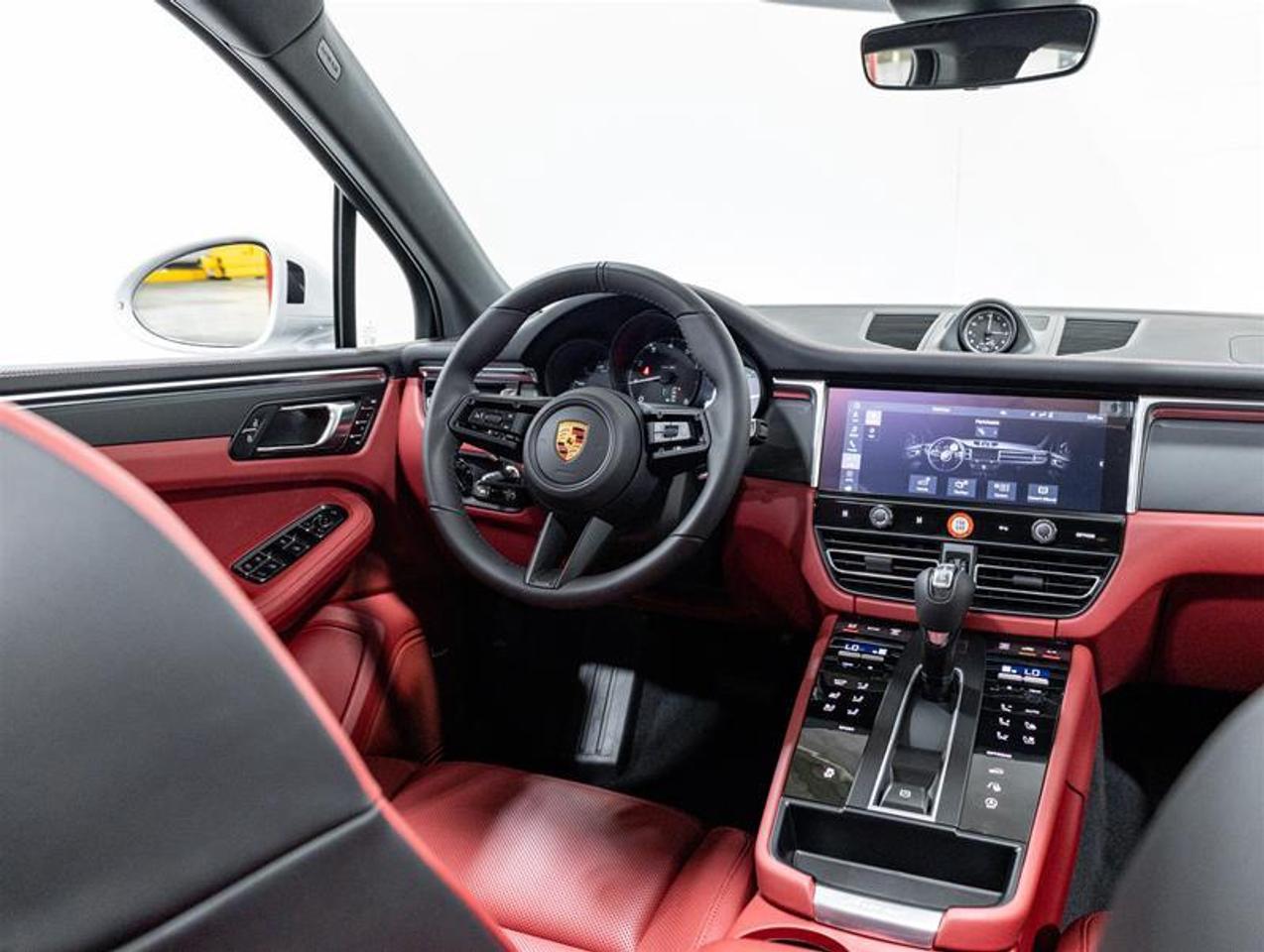 2026 Porsche Macan  Photo