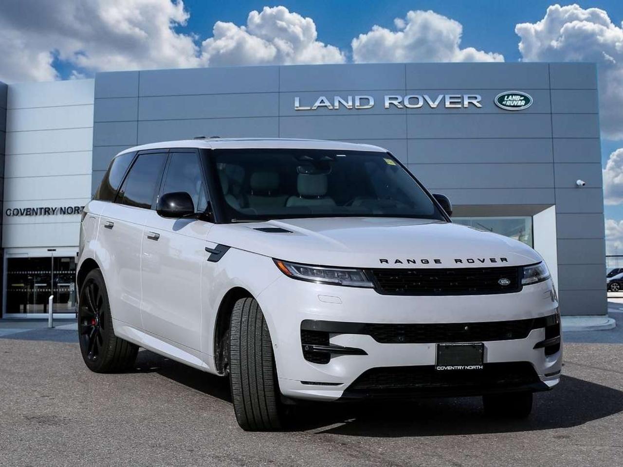 2025 Land Rover Range Rover Sport DYNAMIC SE 523 HP TWIN-TURBO V8   23 GLOSS BLACK WHEELS   BLACK PACK   MERIDIAN 3D   HEAD-UP DISPLAY Photo