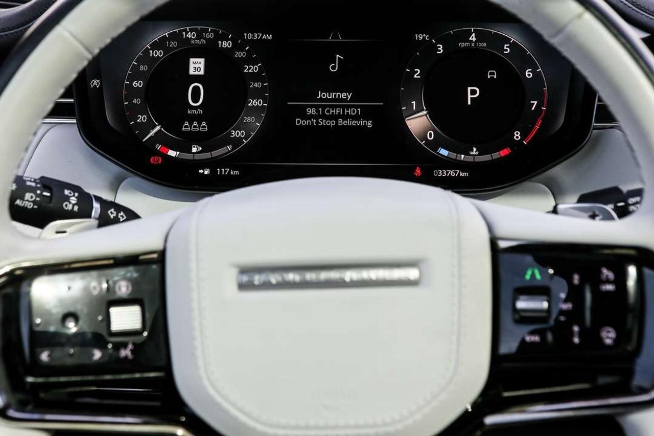2025 Land Rover Range Rover Sport DYNAMIC SE 523 HP TWIN-TURBO V8   23 GLOSS BLACK WHEELS   BLACK PACK   MERIDIAN 3D   HEAD-UP DISPLAY Photo