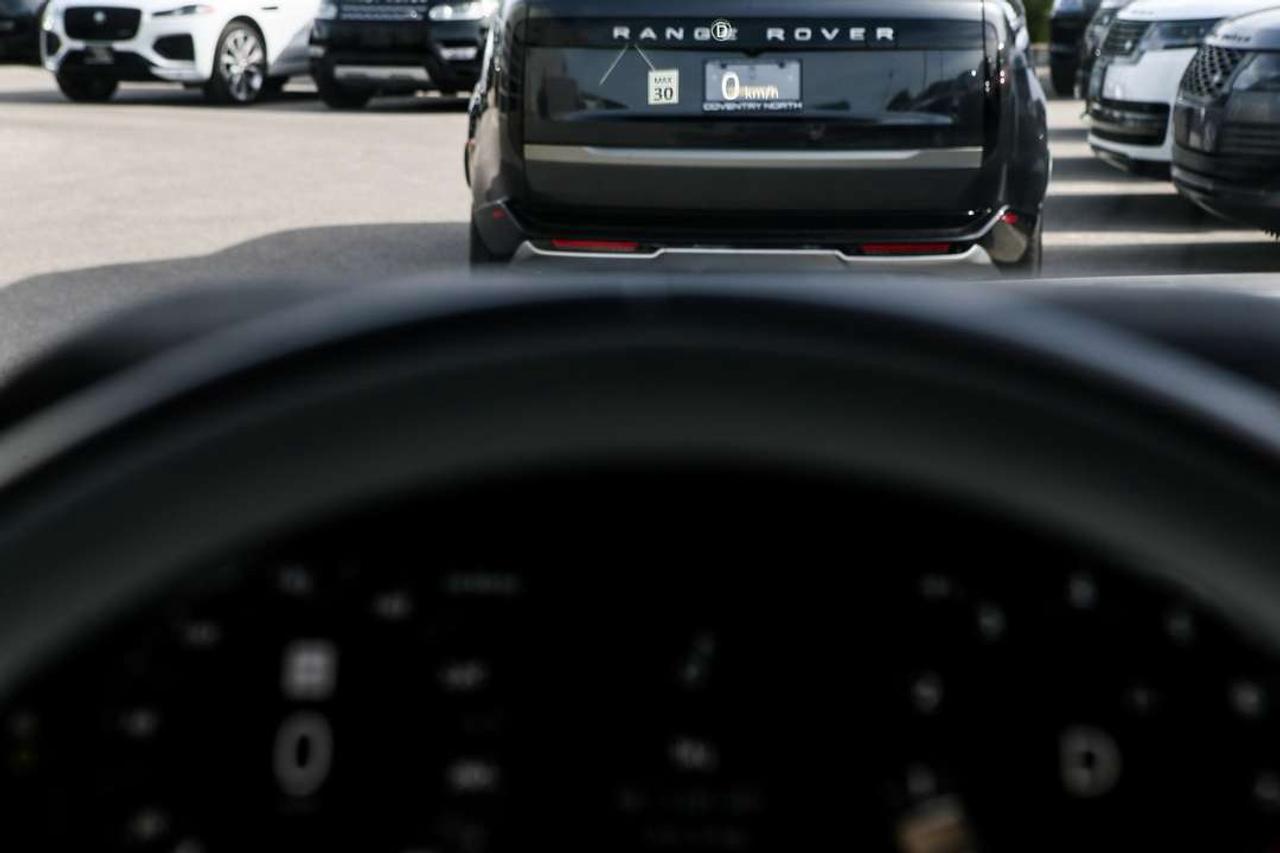 2025 Land Rover Range Rover Sport DYNAMIC SE 523 HP TWIN-TURBO V8   23 GLOSS BLACK WHEELS   BLACK PACK   MERIDIAN 3D   HEAD-UP DISPLAY Photo