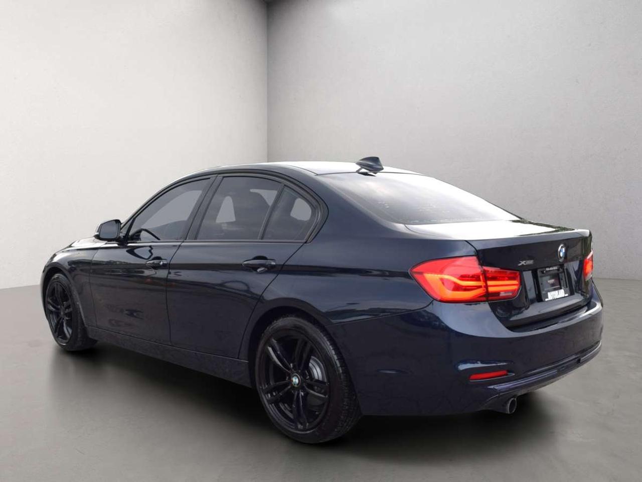 2017 BMW 3 Series 320i Premium Leather Sunroof Navigation Photo