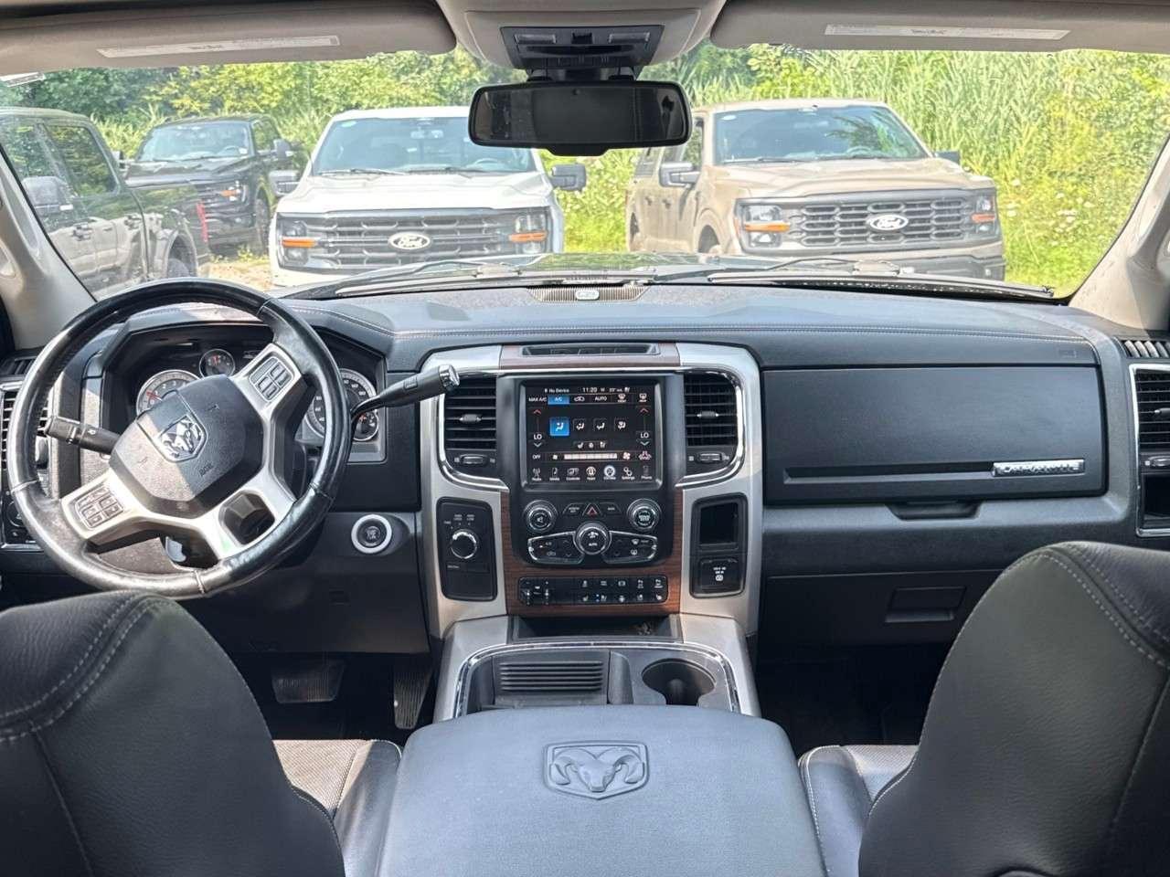 2016 RAM 3500 LARAMIE   DUALLIE   SUNROOF   LEATHER Photo