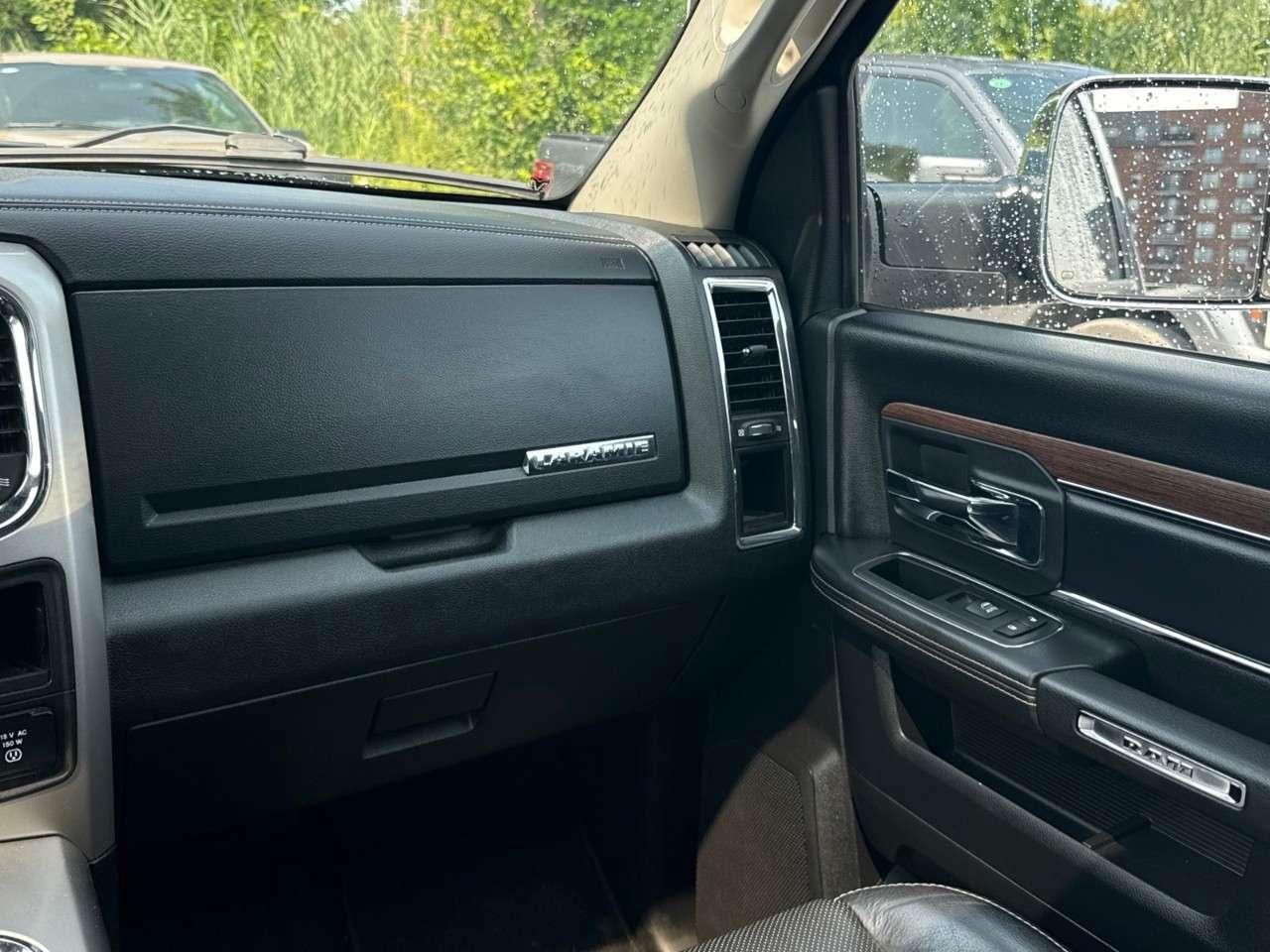 2016 RAM 3500 LARAMIE   DUALLIE   SUNROOF   LEATHER Photo