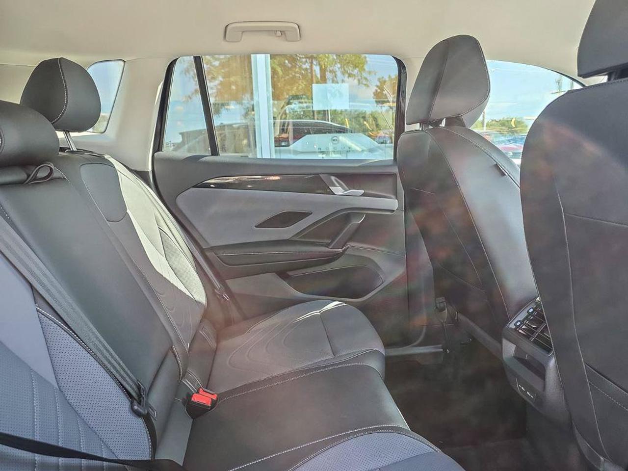 2026 Volkswagen Tiguan Comfortline 4MOTION | Apple Car Play | Heated Seats | Photo