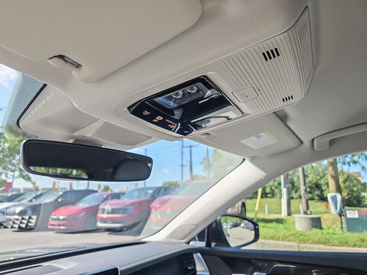 2026 Volkswagen Tiguan Comfortline 4MOTION | Apple Car Play | Heated Seats | Photo