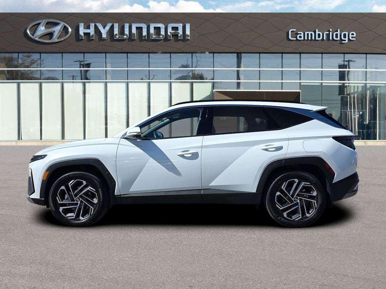 2025 Hyundai Tucson Ultimate   NO ACCIDENTS 51KM EV 6.7L/100KM Photo