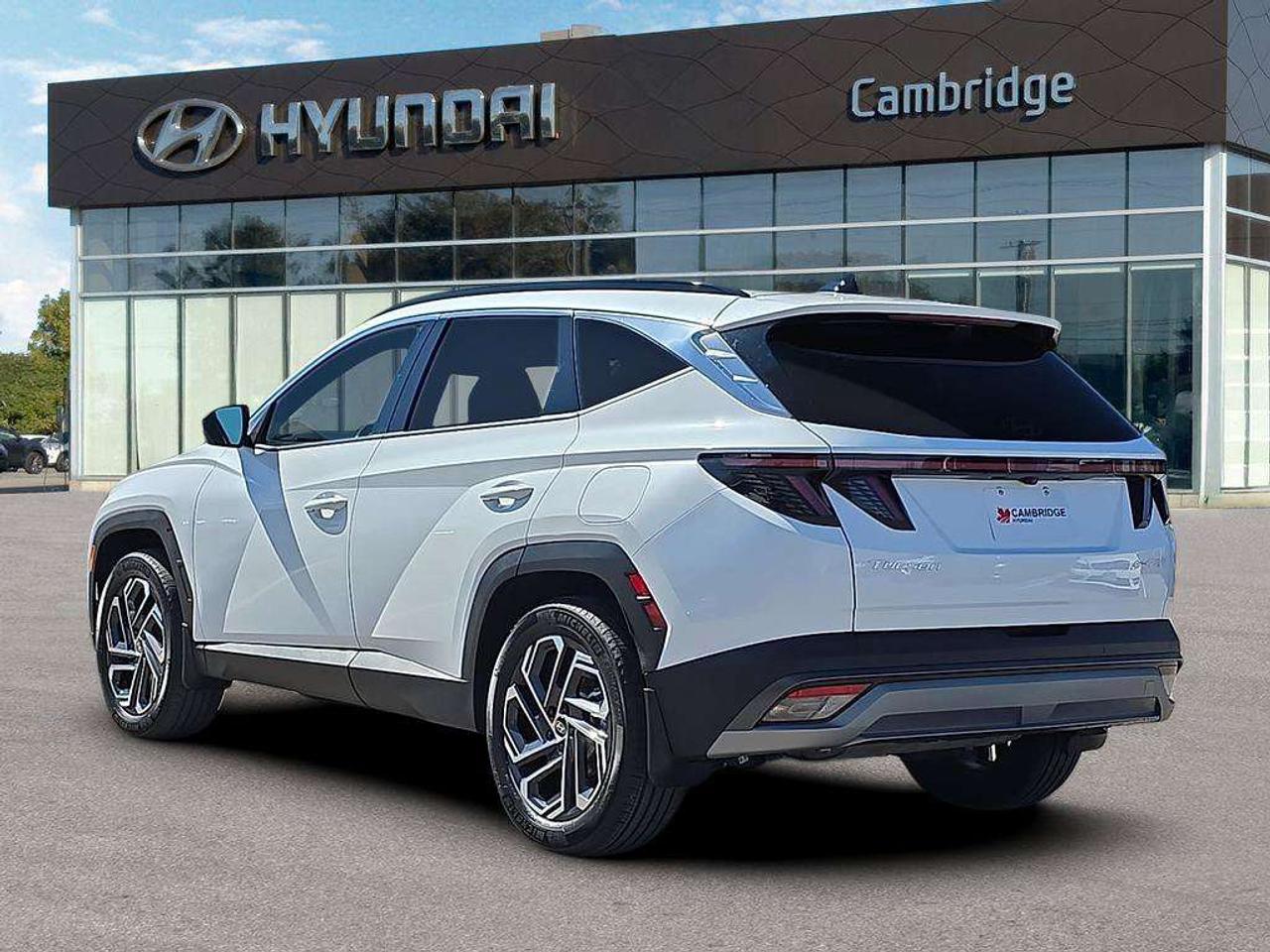 2025 Hyundai Tucson Ultimate   NO ACCIDENTS 51KM EV 6.7L/100KM Photo
