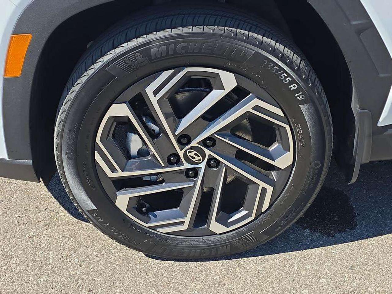 2025 Hyundai Tucson Ultimate   NO ACCIDENTS 51KM EV 6.7L/100KM Photo