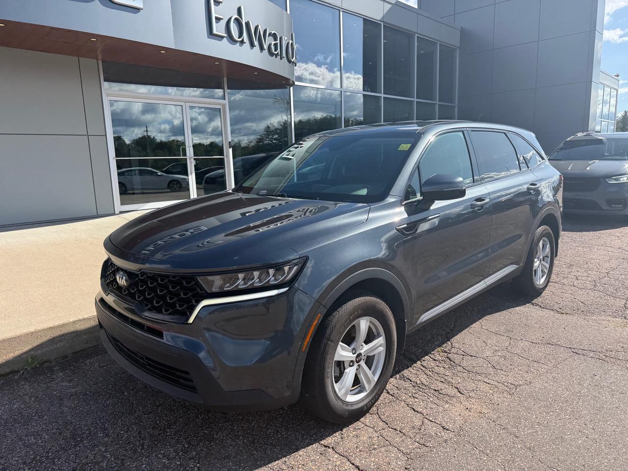 2021 Kia Sorento 2.5L LX+ 4dr All-Wheel Drive Photo3