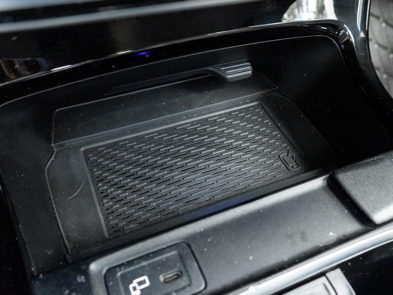2021 Mercedes-Benz A-Class A 220 4MATIC -AMG Line-Ambient Lights-Navi-Dealer Serviced Photo