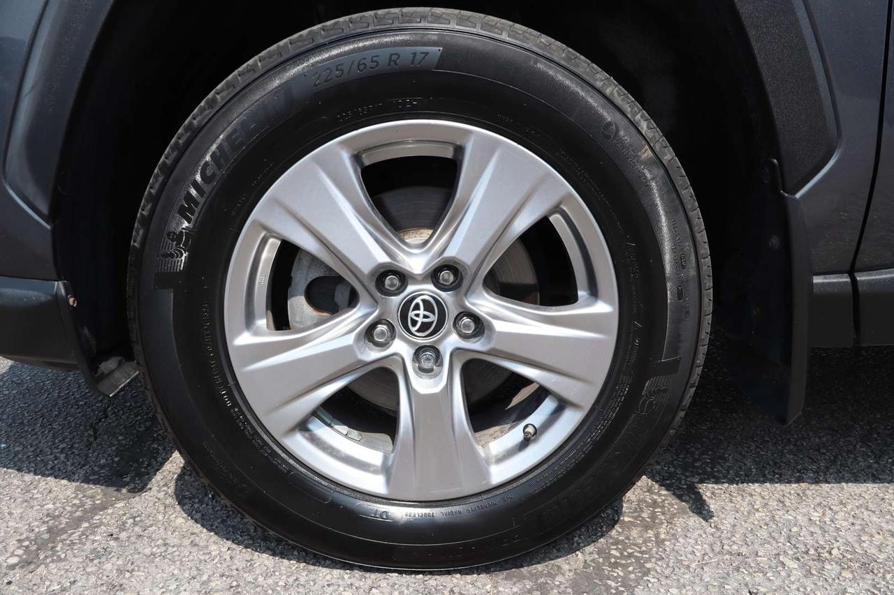 2023 Toyota RAV4 LE Premium   No Accident   Clean Carfax Photo
