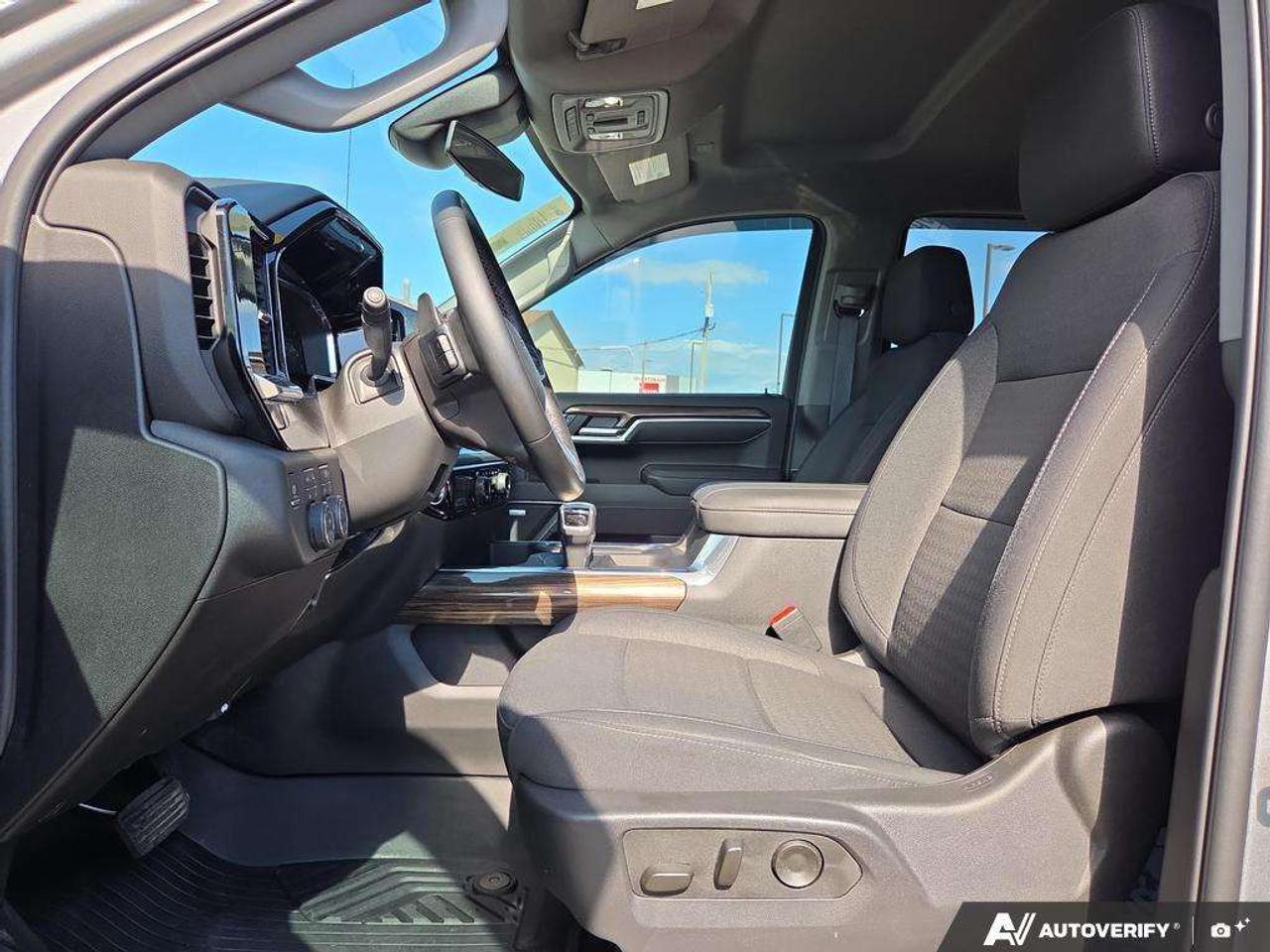 2025 Chevrolet Silverado 1500 RST   NO CLAIMS   SIDE STEPS   BOSE   CARPLAY Photo