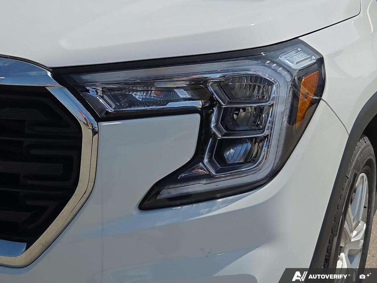 2024 GMC Terrain SLE   OFF LEASE   ALL WEATHER TIRES   CARPLAY Photo