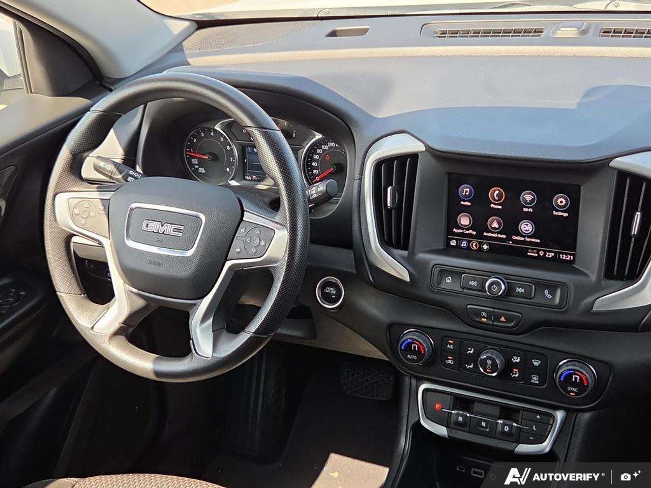 2024 GMC Terrain SLE   OFF LEASE   ALL WEATHER TIRES   CARPLAY Photo