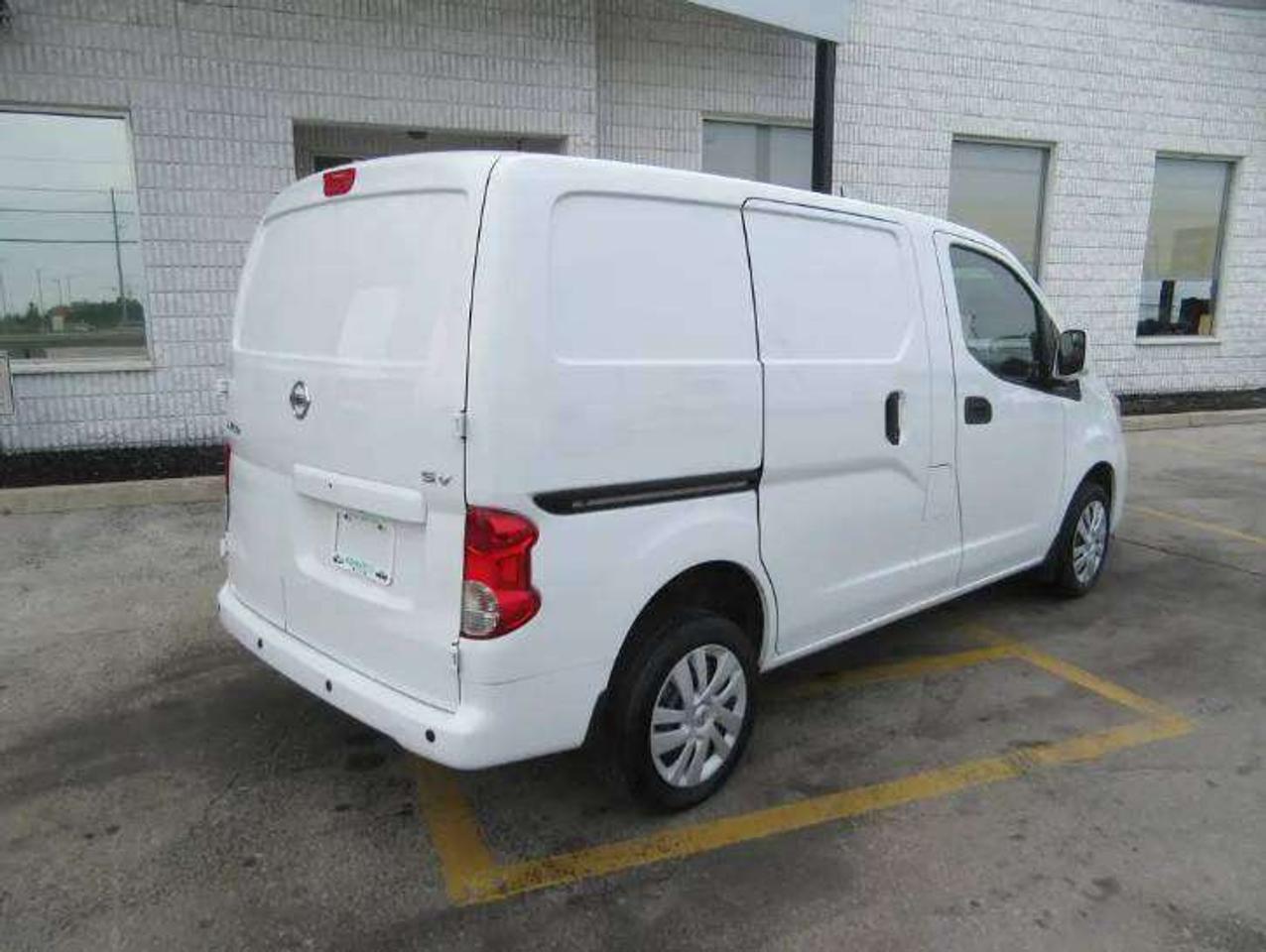 2021 Nissan NV200 Cargo Van Photo3