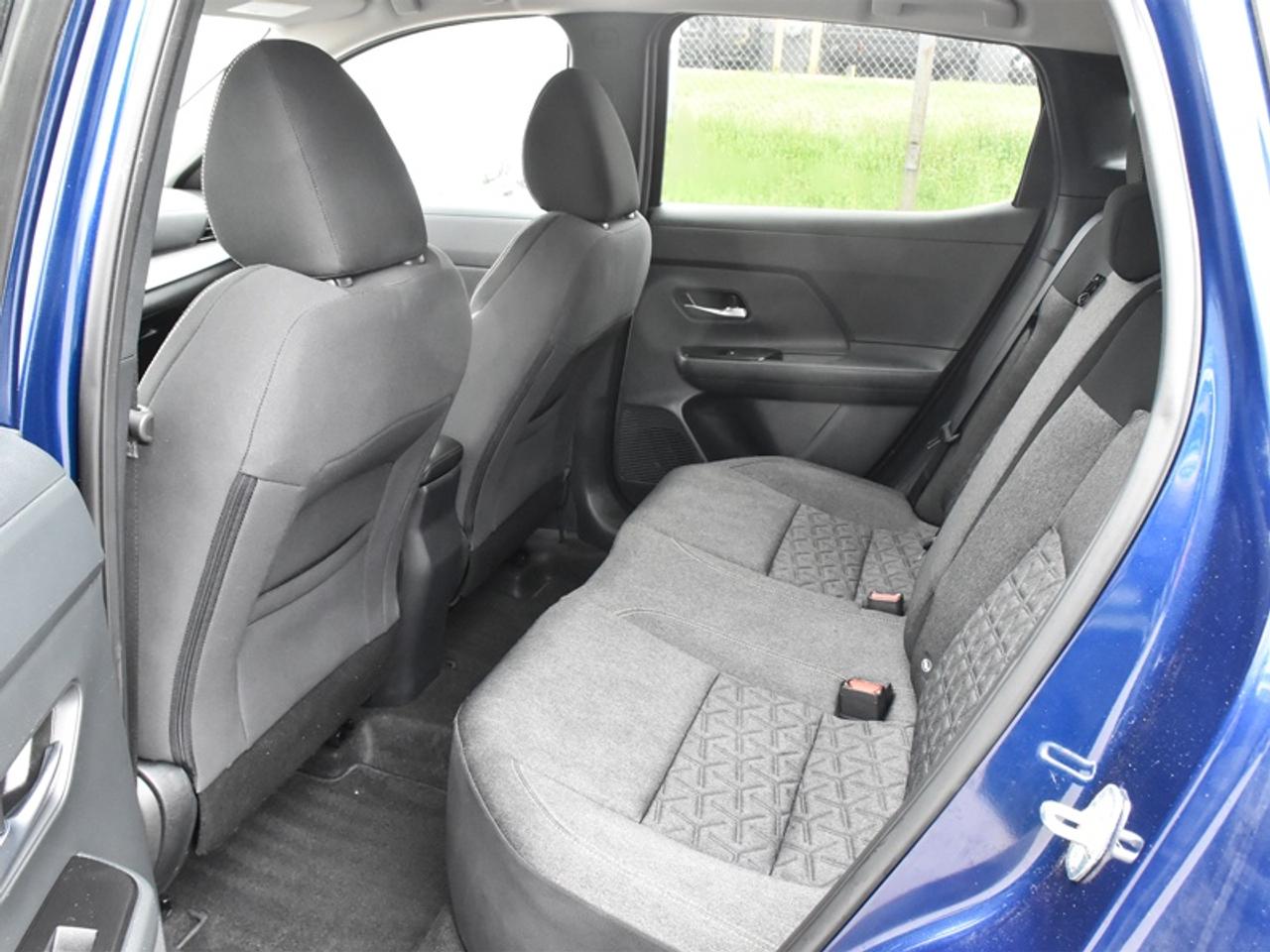 2025 Nissan Kicks SV   Heated Seats   Heated Steering   Remote Start Photo