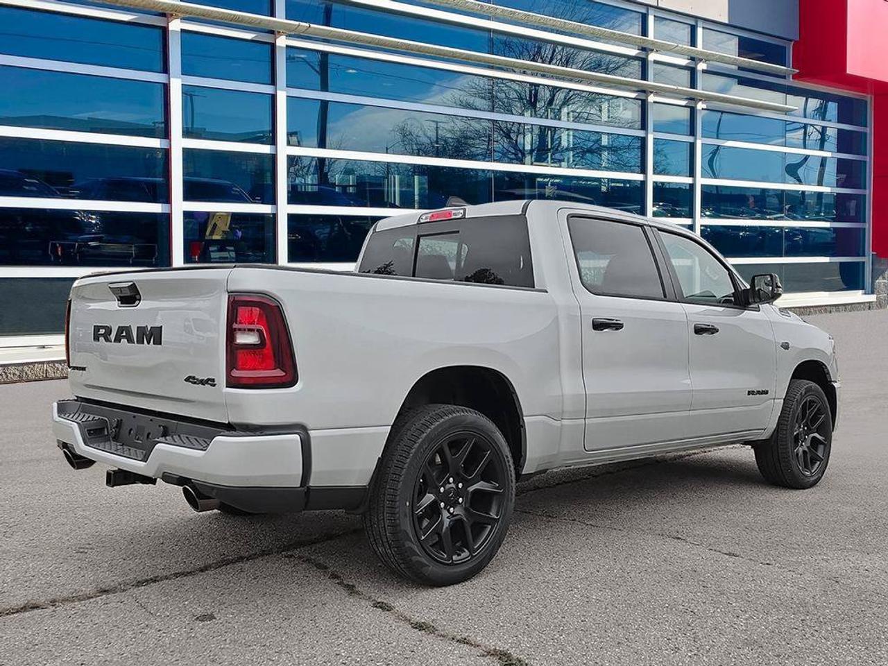 2027 RAM 1500 Sport|5.7L HEMI|LEATHER|4X4|SILVER|NIGHT EDITION|CREW CAB Photo4