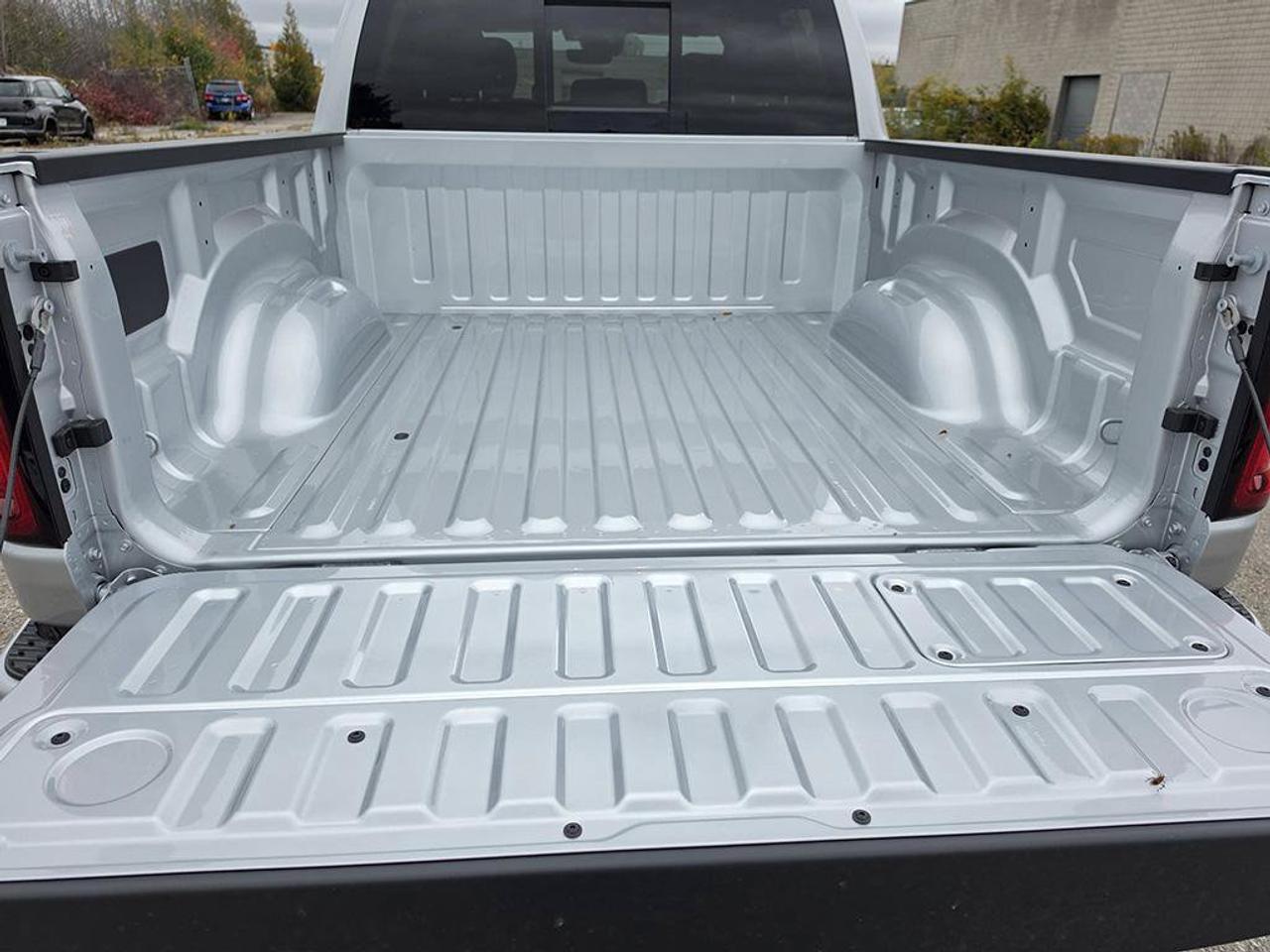 2027 RAM 1500 Sport|5.7L HEMI|LEATHER|4X4|SILVER|NIGHT EDITION|CREW CAB Photo