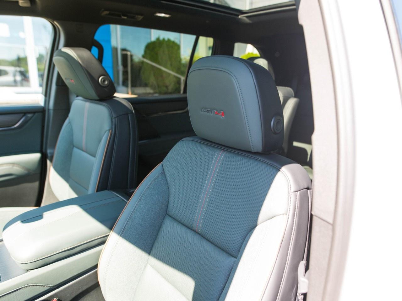 2027 GMC Acadia AWD AT4 Photo