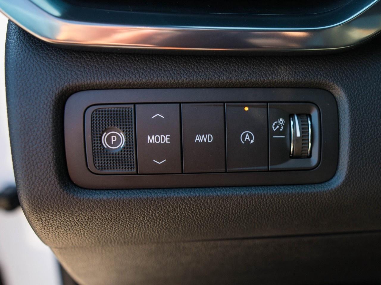 2027 GMC Acadia AWD AT4 Photo