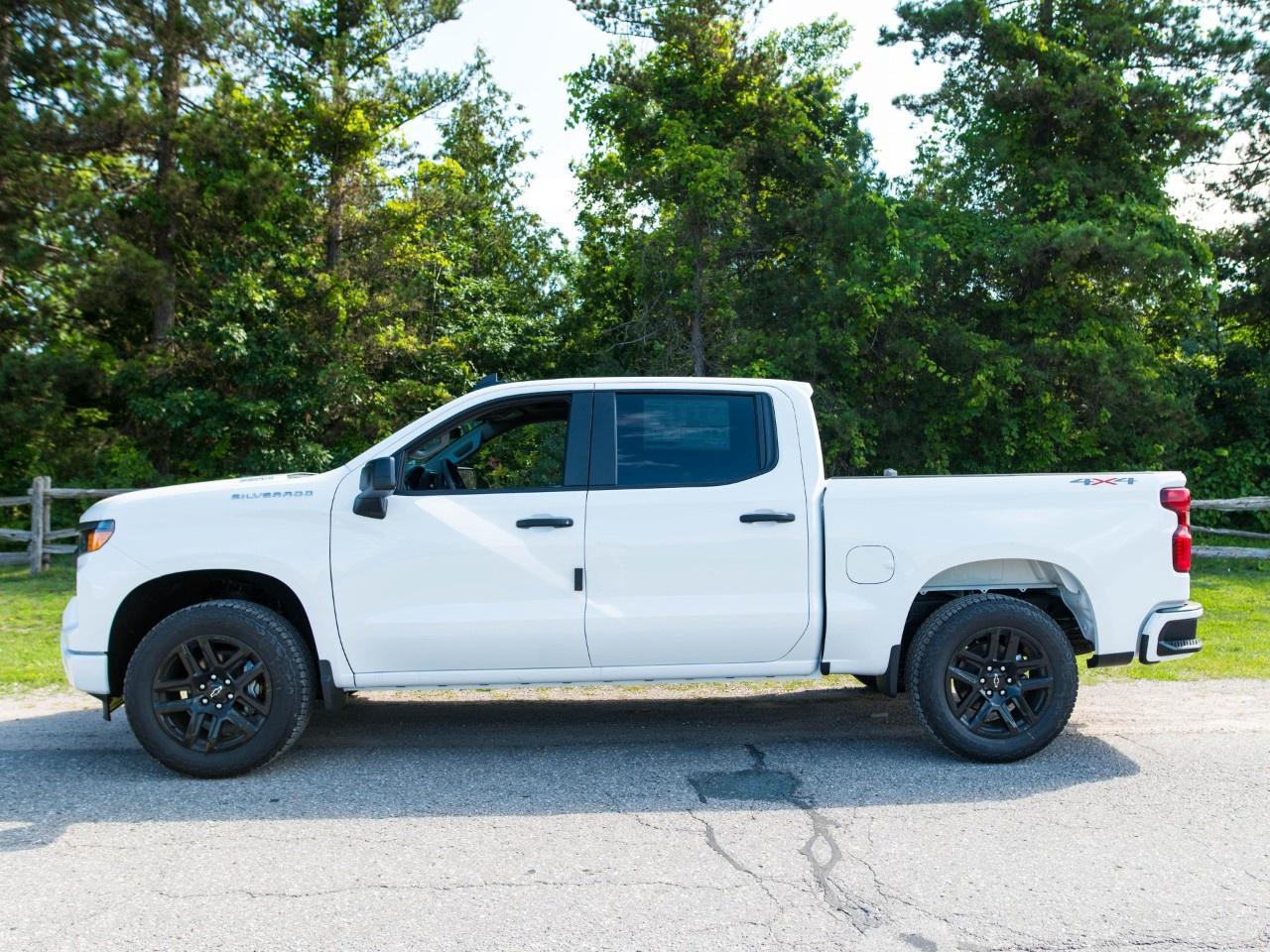 2026 Chevrolet Silverado 1500 Crew Cab Short Box 4-Wheel Drive Custom Photo1