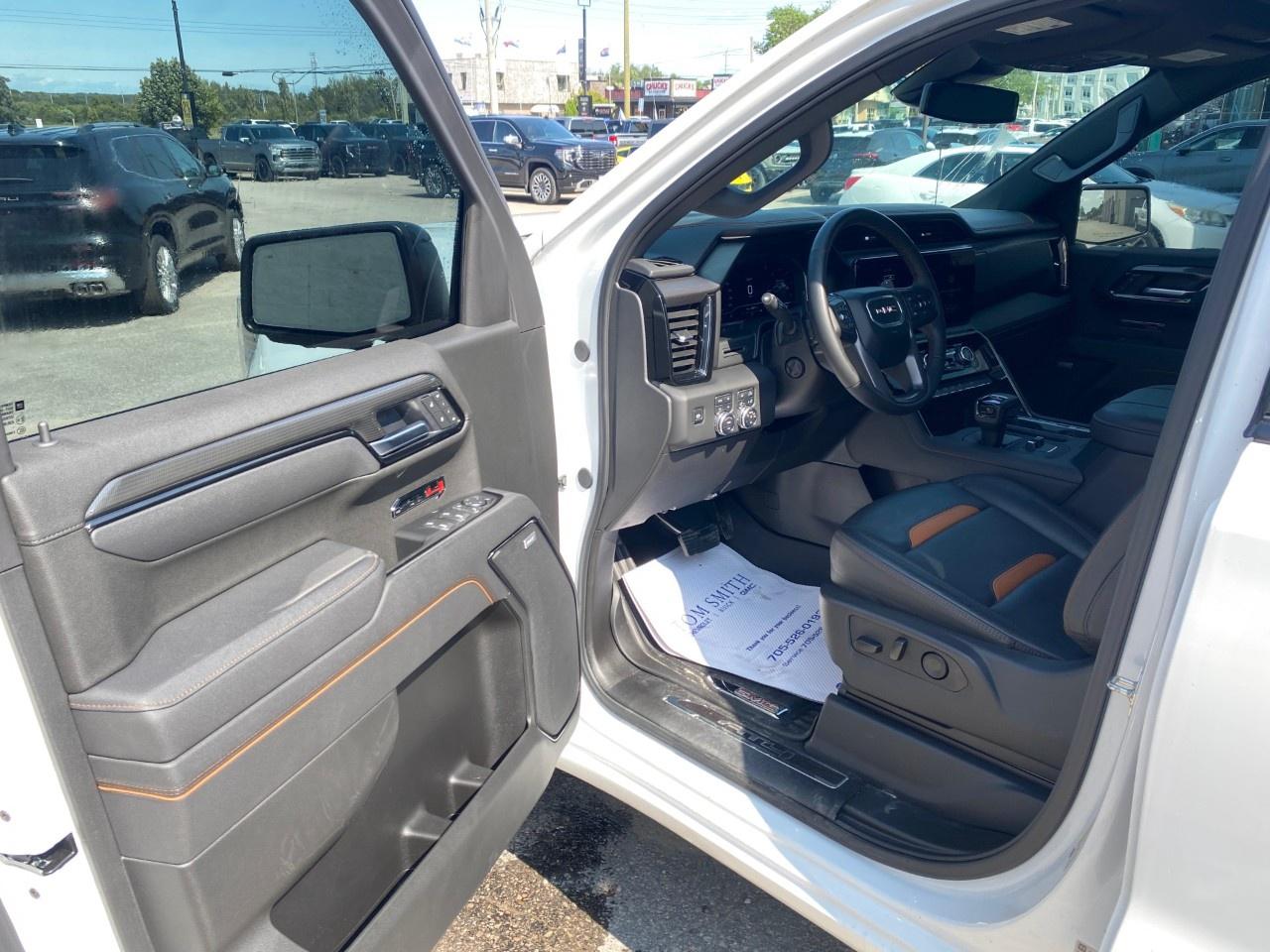 2025 GMC Sierra 1500 Crew Cab Short Box 4-Wheel Drive AT4 Photo
