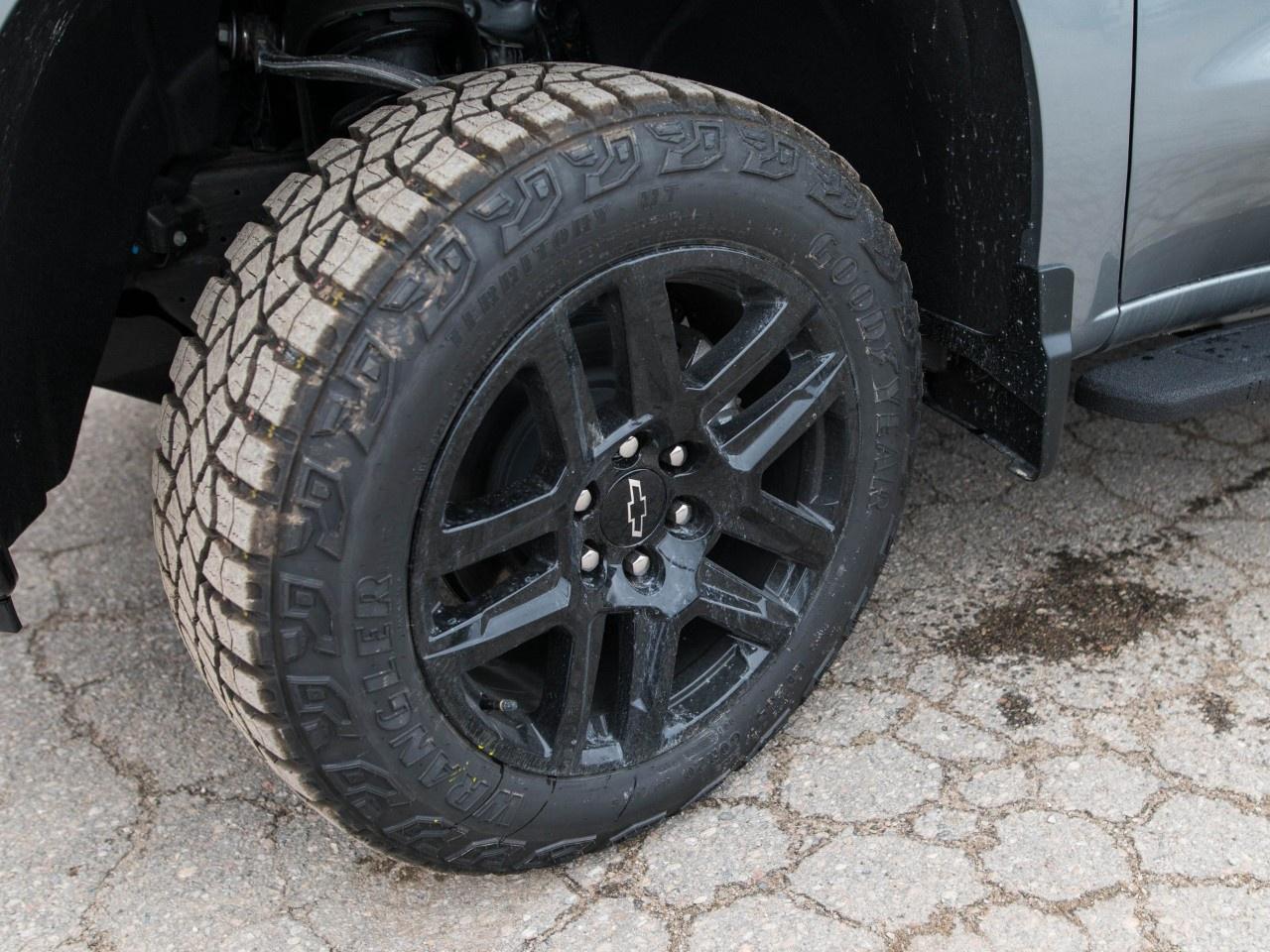2026 Chevrolet Silverado 1500 Crew Cab Short Box 4-Wheel Drive Custom Trail Boss Photo
