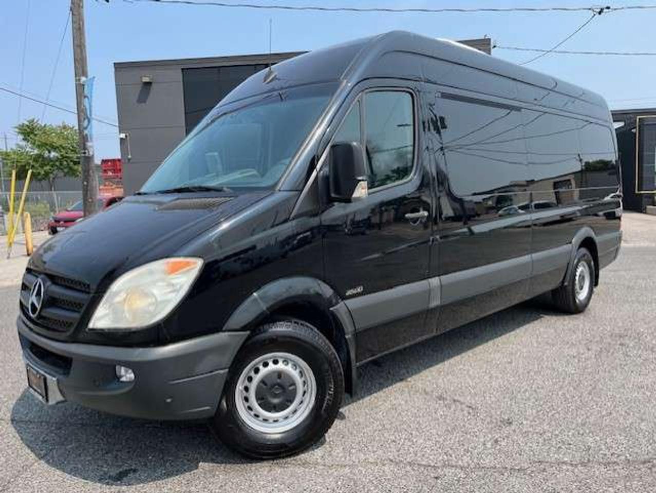 2011 Mercedes-Benz Sprinter  Photo2