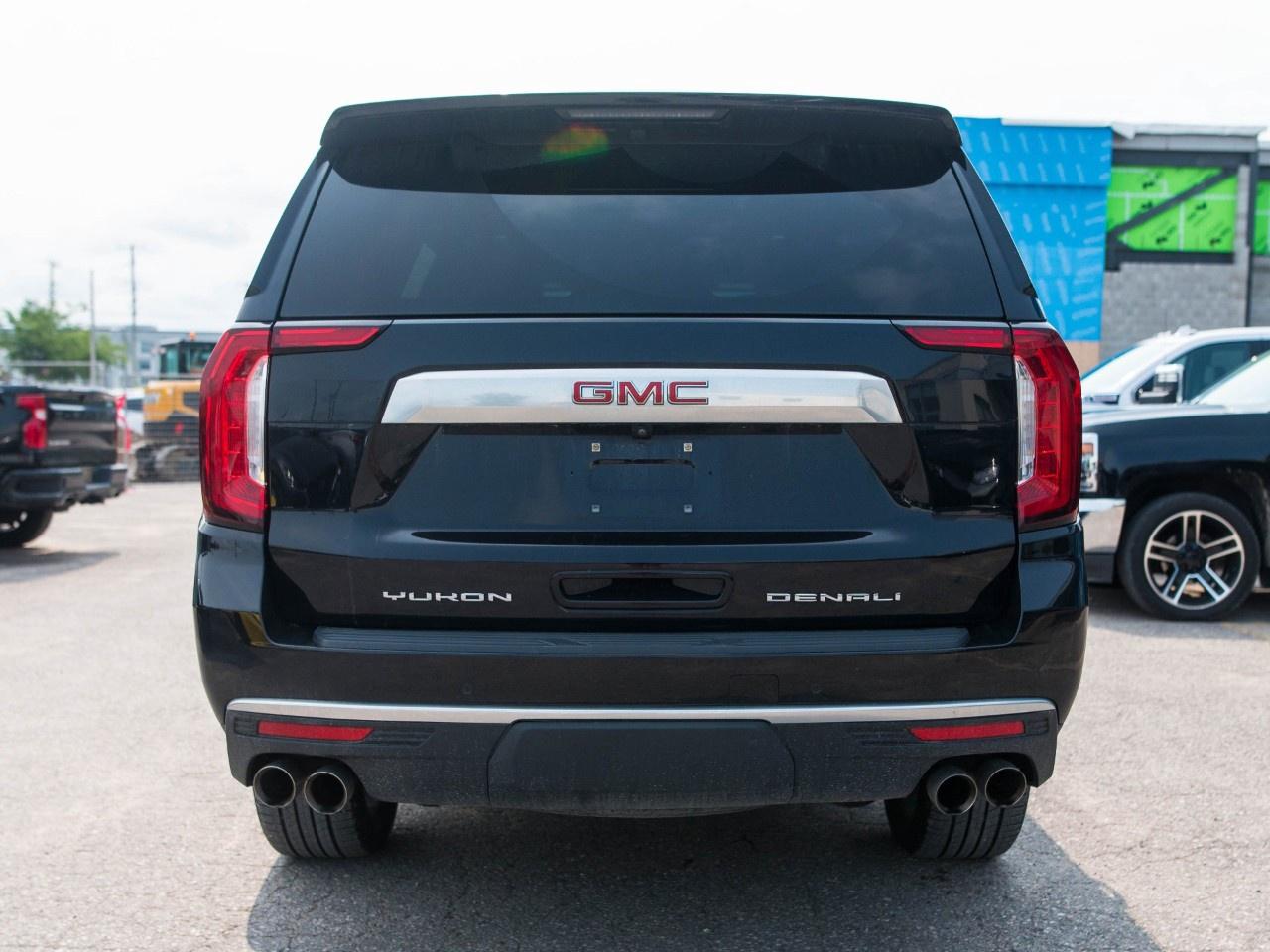 2022 GMC Yukon 4WD 4dr Denali Photo3
