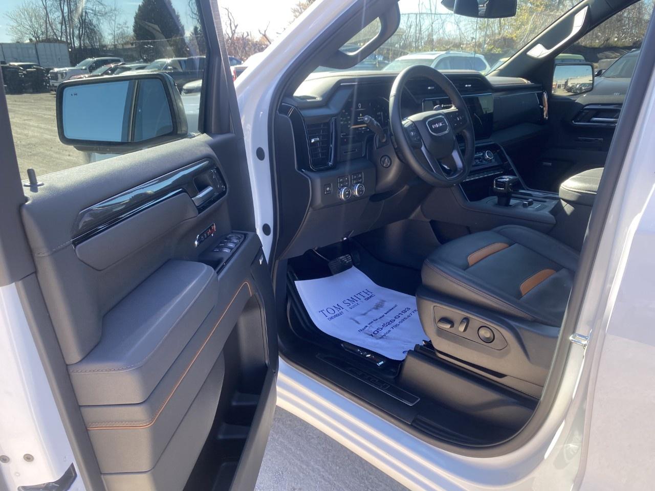 2026 GMC Sierra 1500 Crew Cab Short Box 4-Wheel Drive AT4 Photo