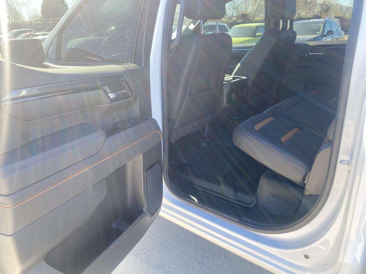 2026 GMC Sierra 1500 Crew Cab Short Box 4-Wheel Drive AT4 Photo
