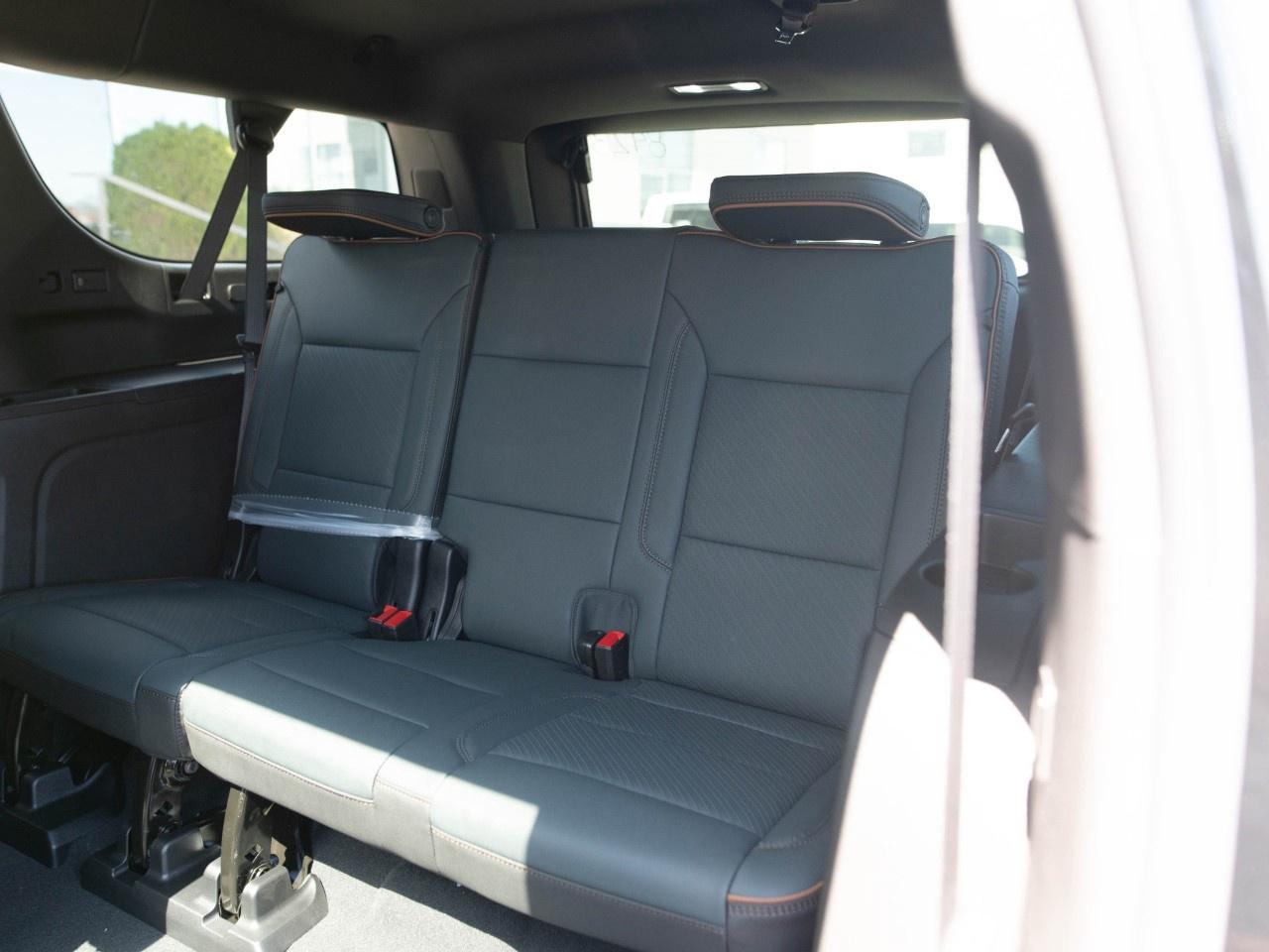 2026 GMC Yukon XL 4WD 4dr AT4 Photo