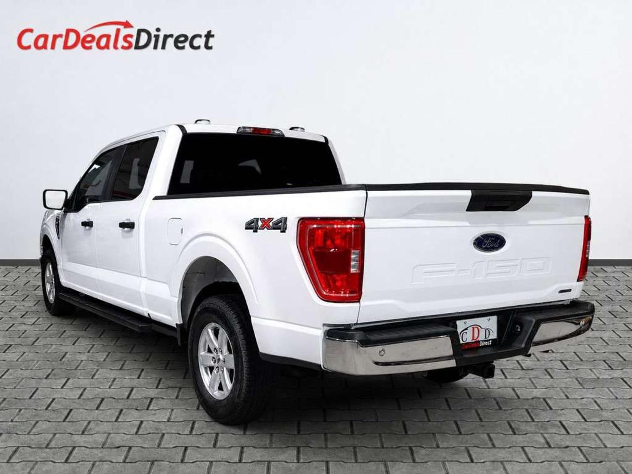2022 Ford F-150 XLT SUPERCREW 4x4   3.5L ECOBOOST   NAVI   Heated Seats   CarPlay   Remote Start   Backup Cam Photo4