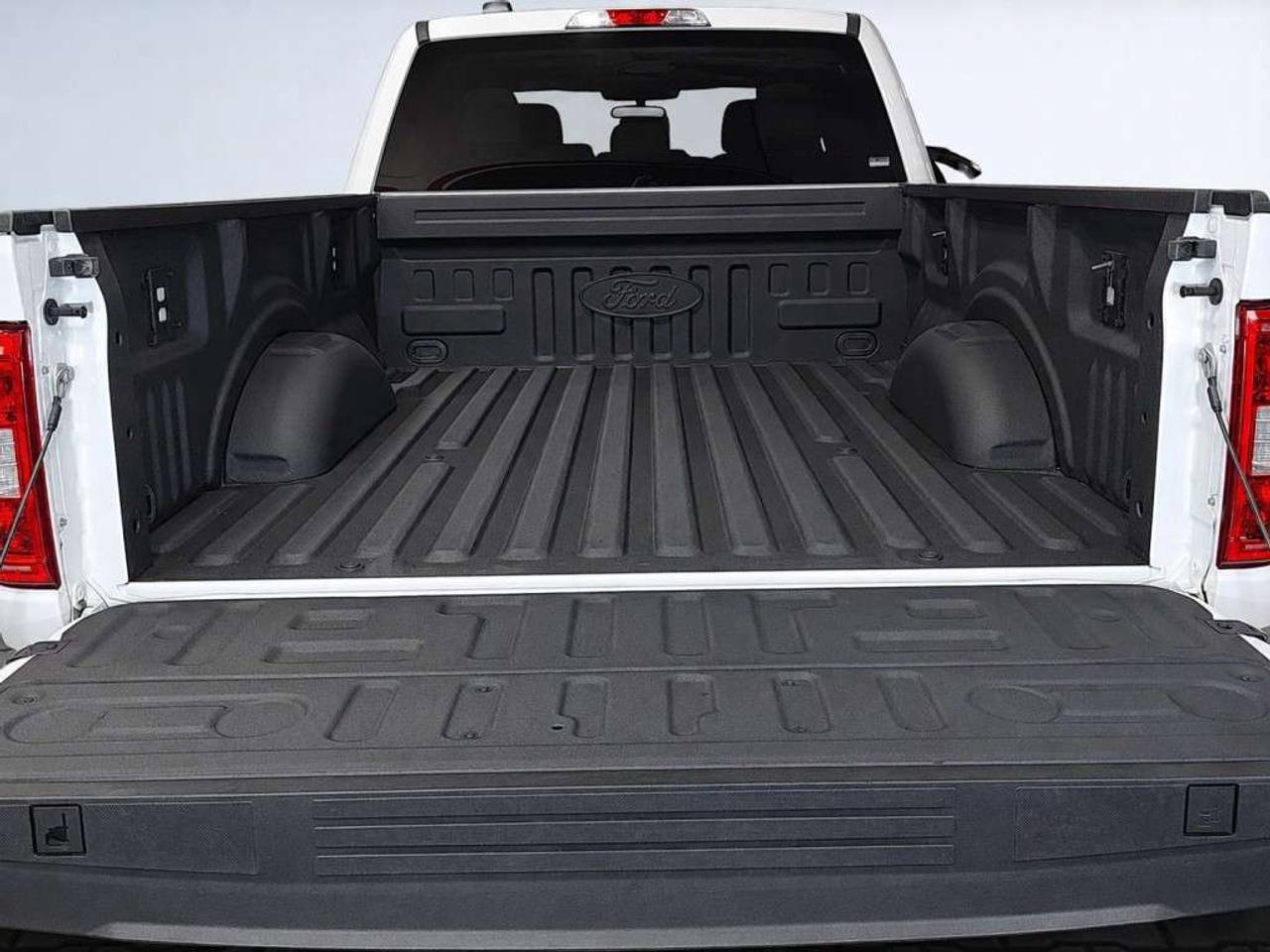 2022 Ford F-150 XLT SUPERCREW 4x4   3.5L ECOBOOST   NAVI   Heated Seats   CarPlay   Remote Start   Backup Cam Photo