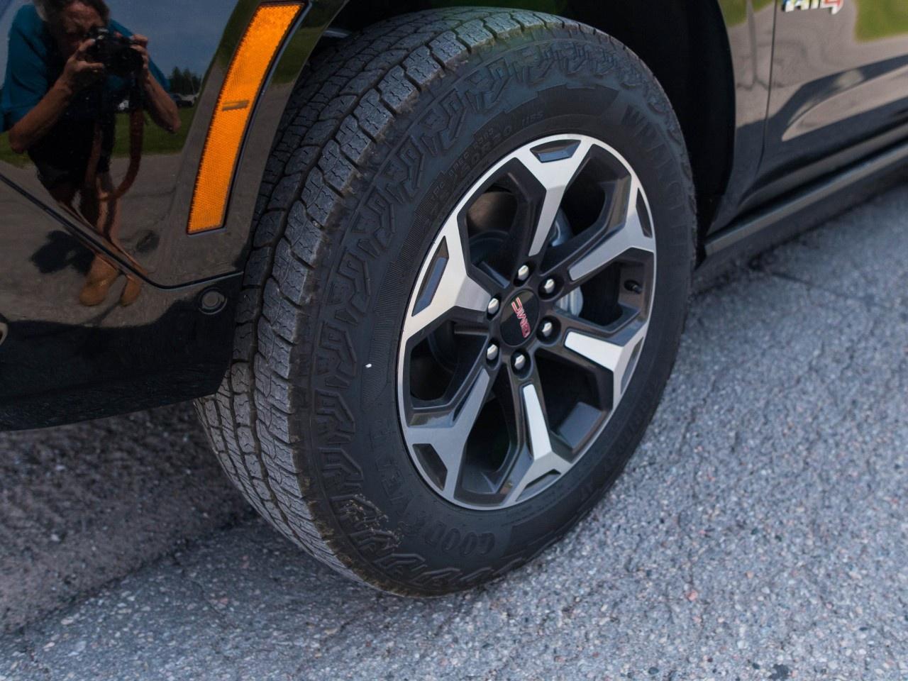 2026 GMC Yukon 4WD 4dr AT4 Ultimate Photo