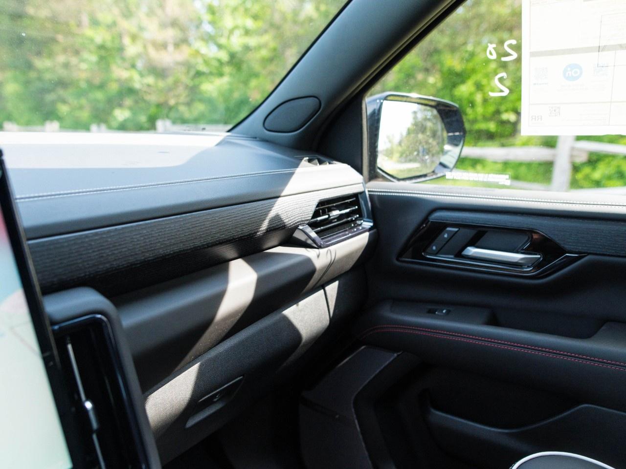 2026 GMC Yukon 4WD 4dr AT4 Ultimate Photo