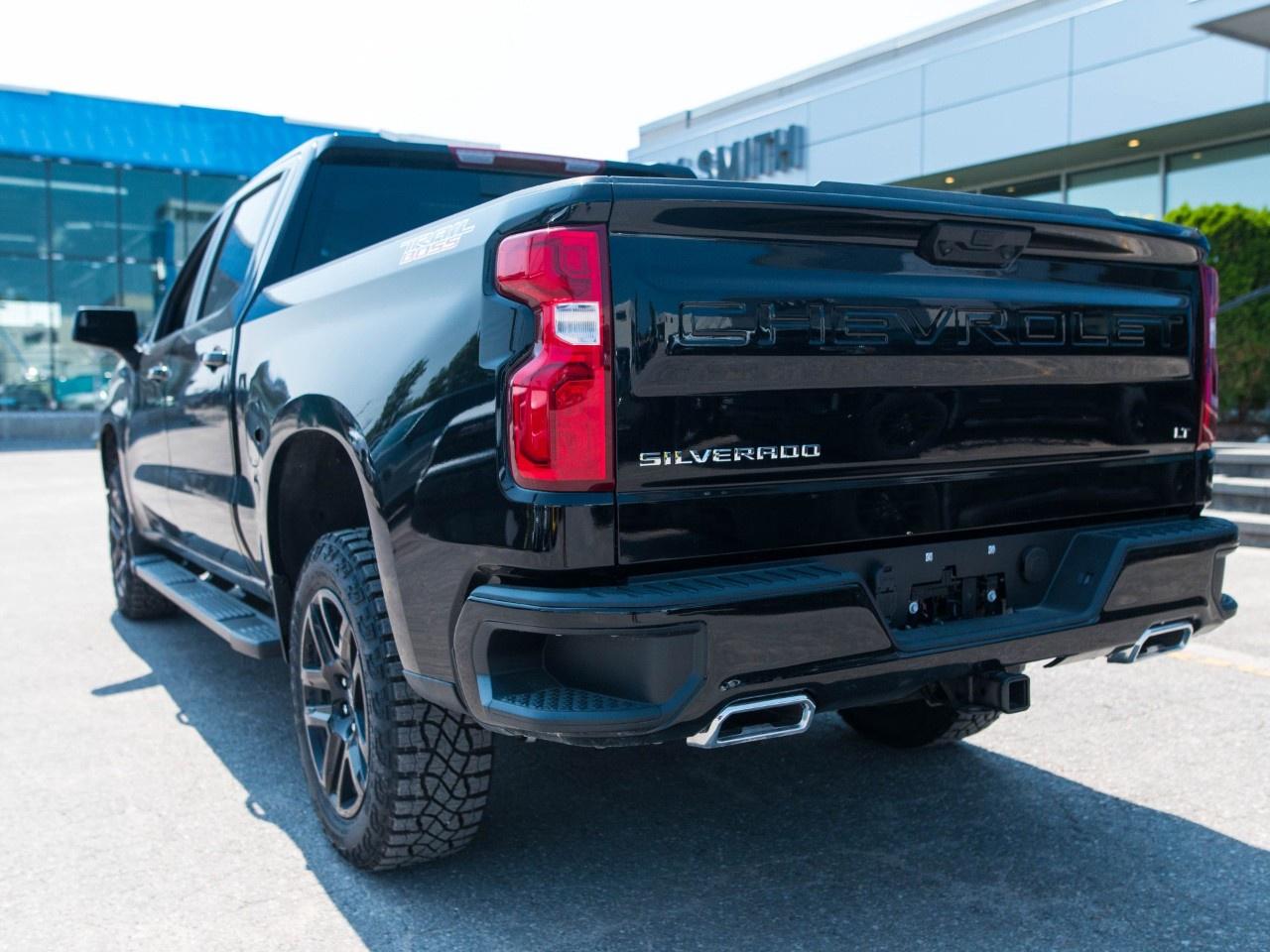 2026 Chevrolet Silverado 1500 Crew Cab Short Box 4-Wheel Drive LT Trail Boss Photo2