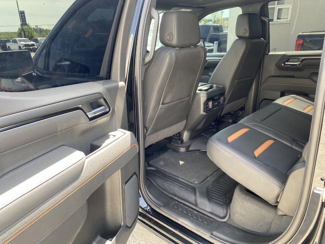 2026 GMC Sierra 1500 Crew Cab Short Box 4-Wheel Drive AT4 Photo