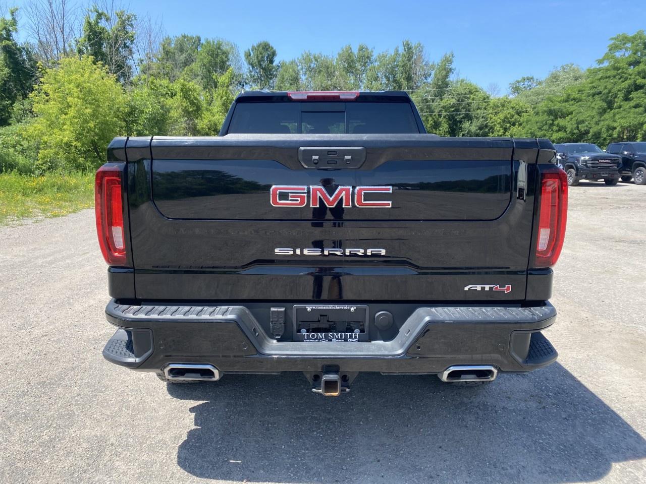 2026 GMC Sierra 1500 Crew Cab Standard Box 4-Wheel Drive AT4 Photo4