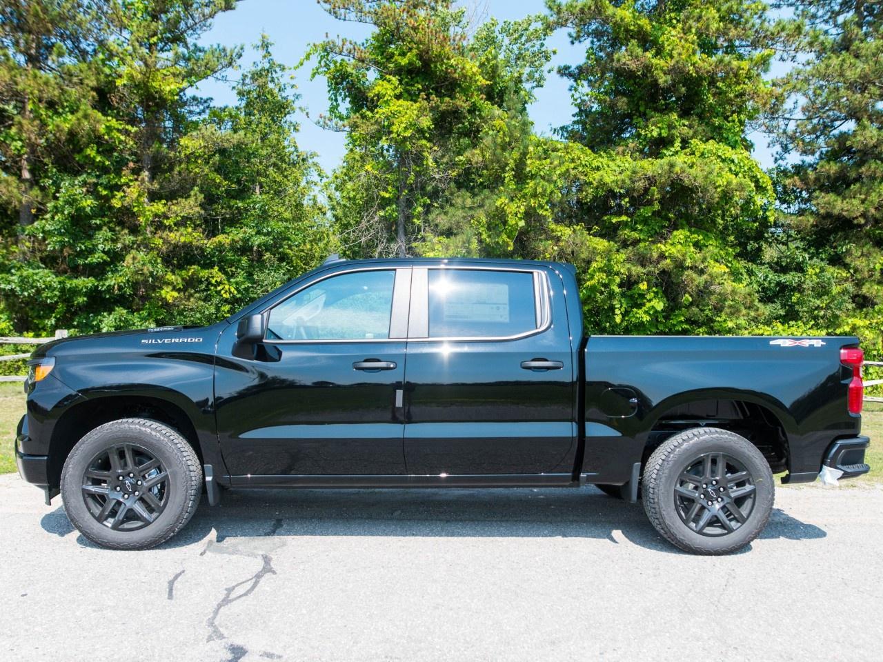 2026 Chevrolet Silverado 1500 Crew Cab Short Box 4-Wheel Drive Custom Photo5