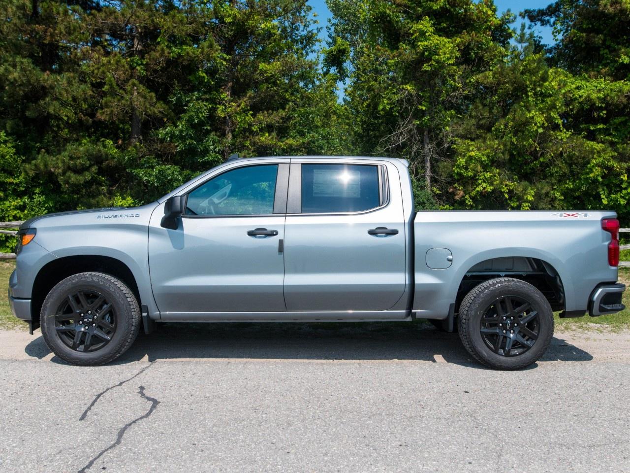 2026 Chevrolet Silverado 1500 Crew Cab Short Box 4-Wheel Drive Custom Photo5