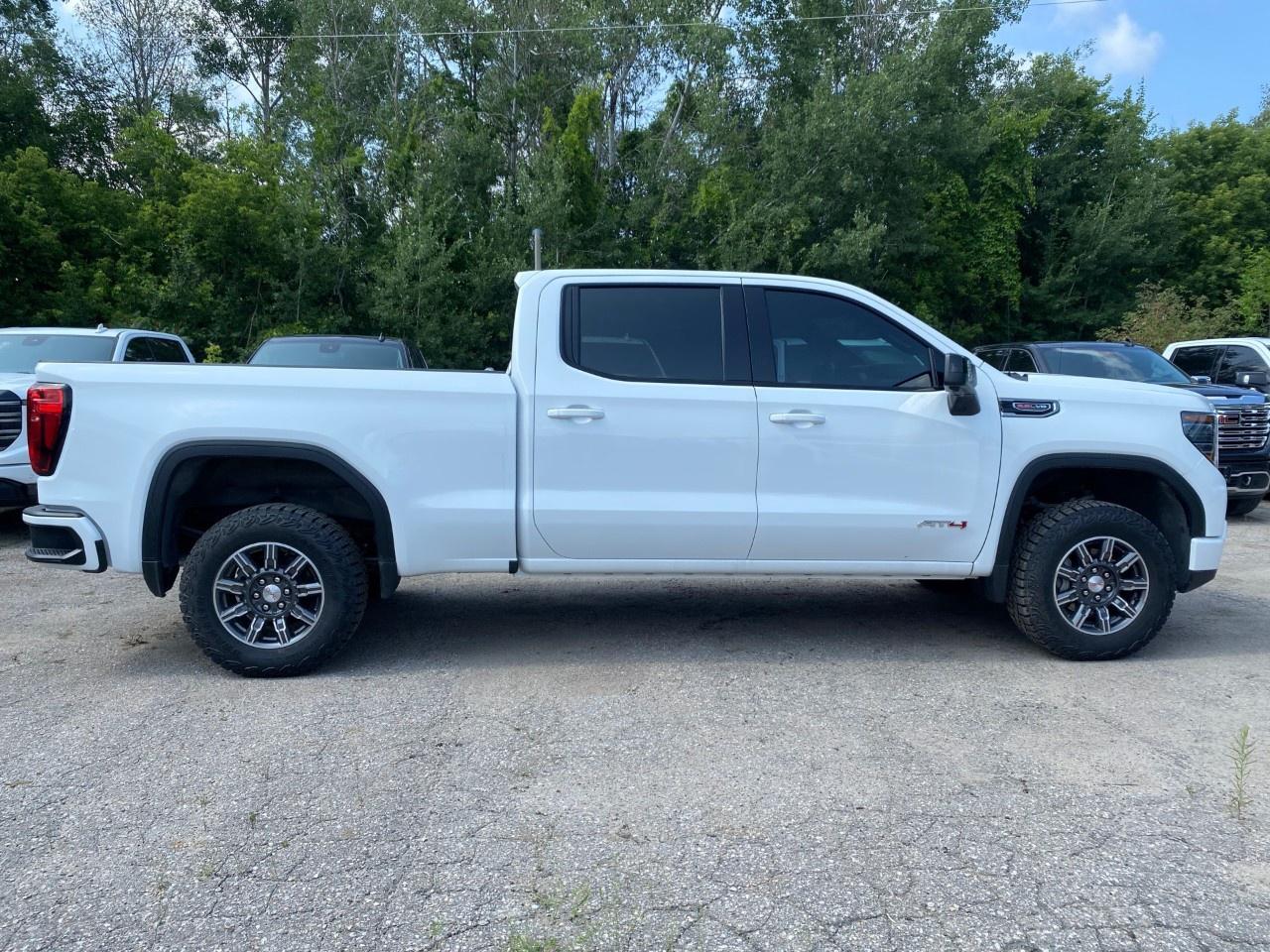 2025 GMC Sierra 1500 Crew Cab Standard Box 4-Wheel Drive AT4 Photo