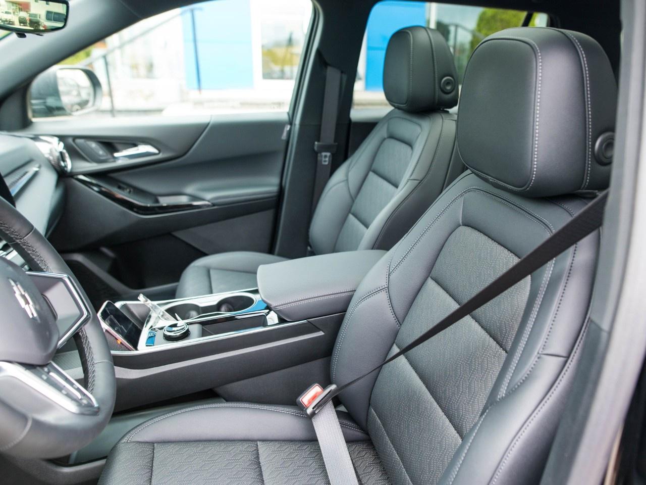 2026 Chevrolet Equinox FWD LT Photo