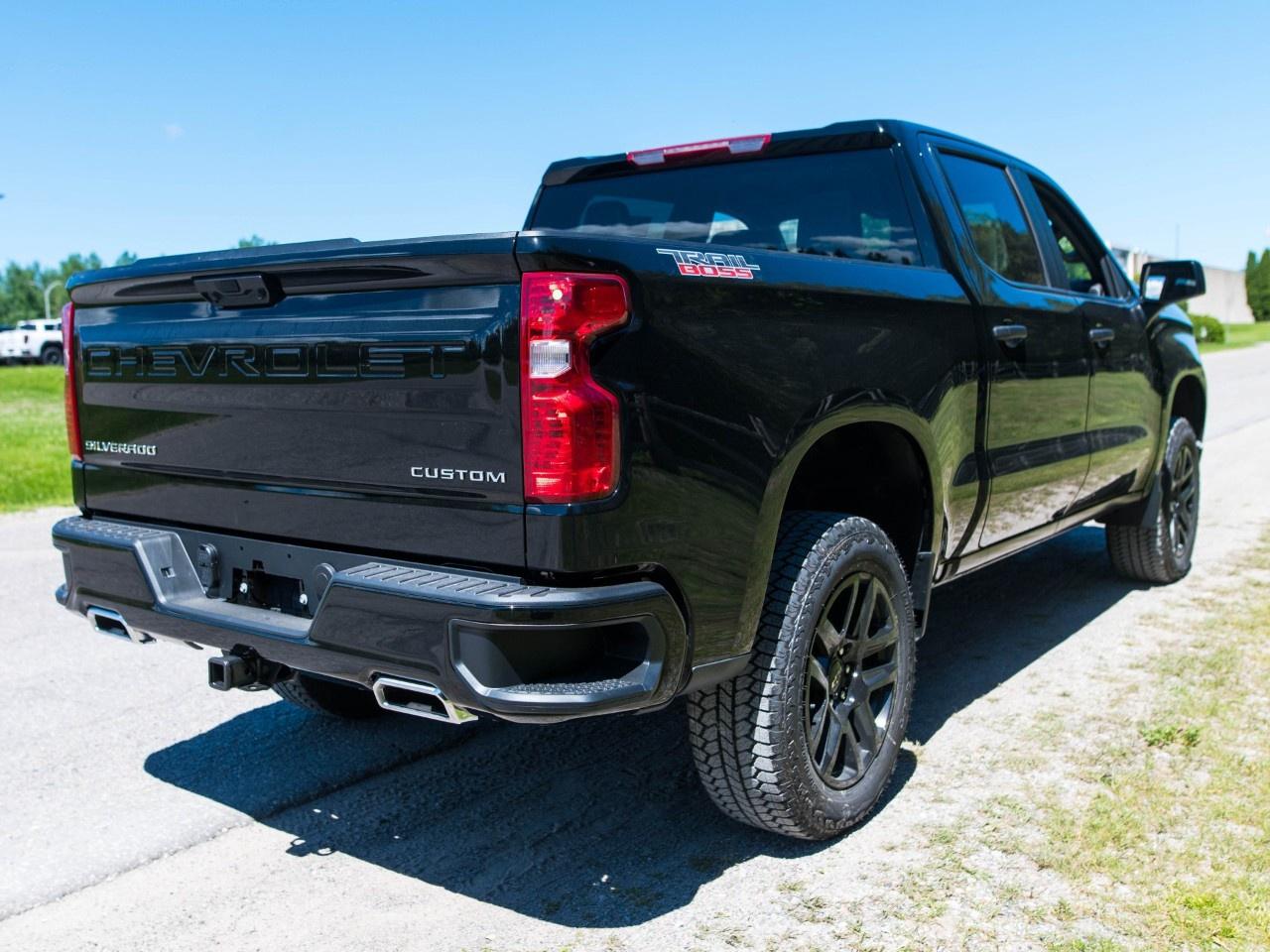 2026 Chevrolet Silverado 1500 Crew Cab Short Box 4-Wheel Drive Custom Trail Boss Photo