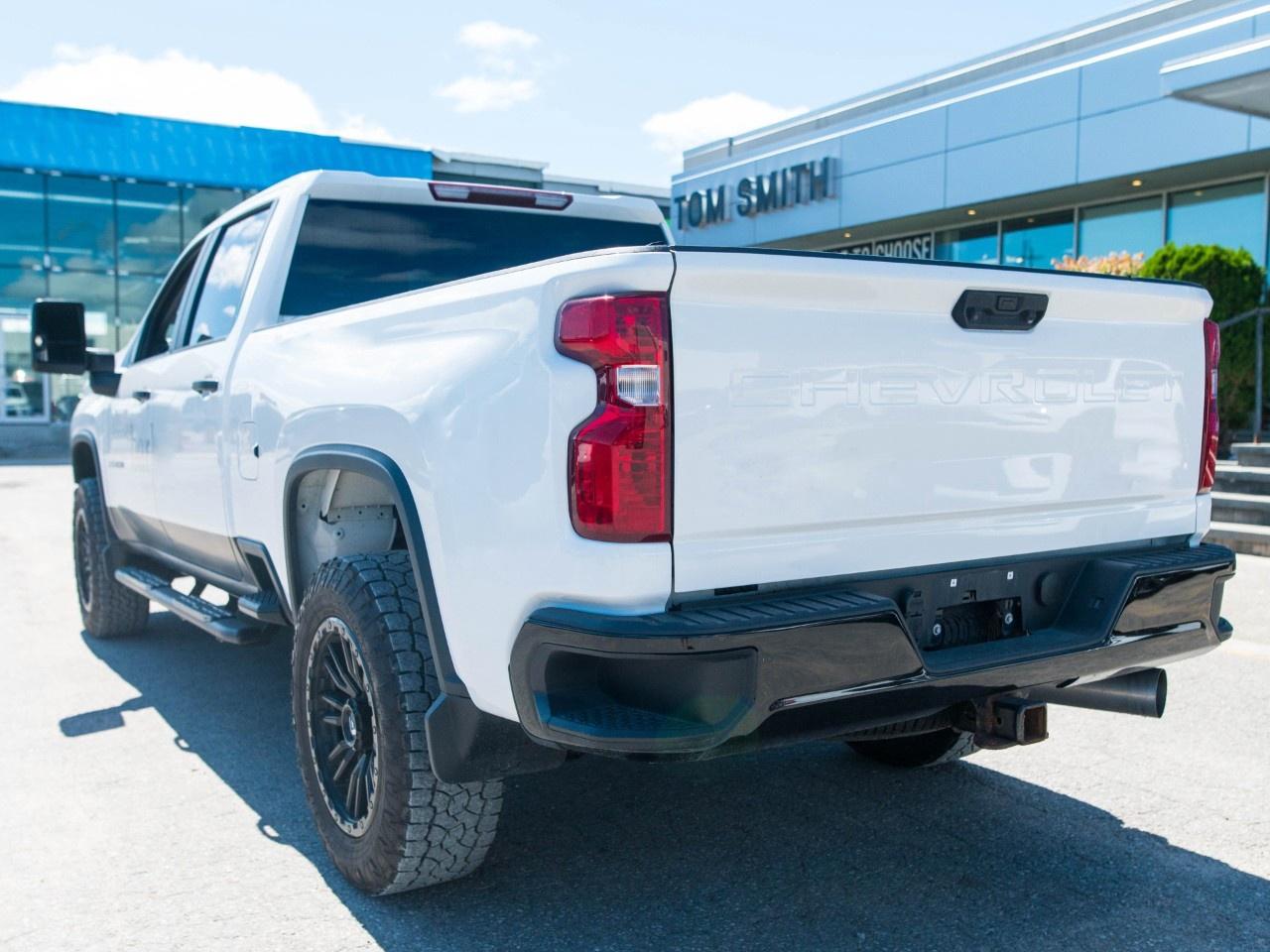 2023 Chevrolet SILVERADO 2500HD 4WD Crew Cab Standard Box Custom Photo
