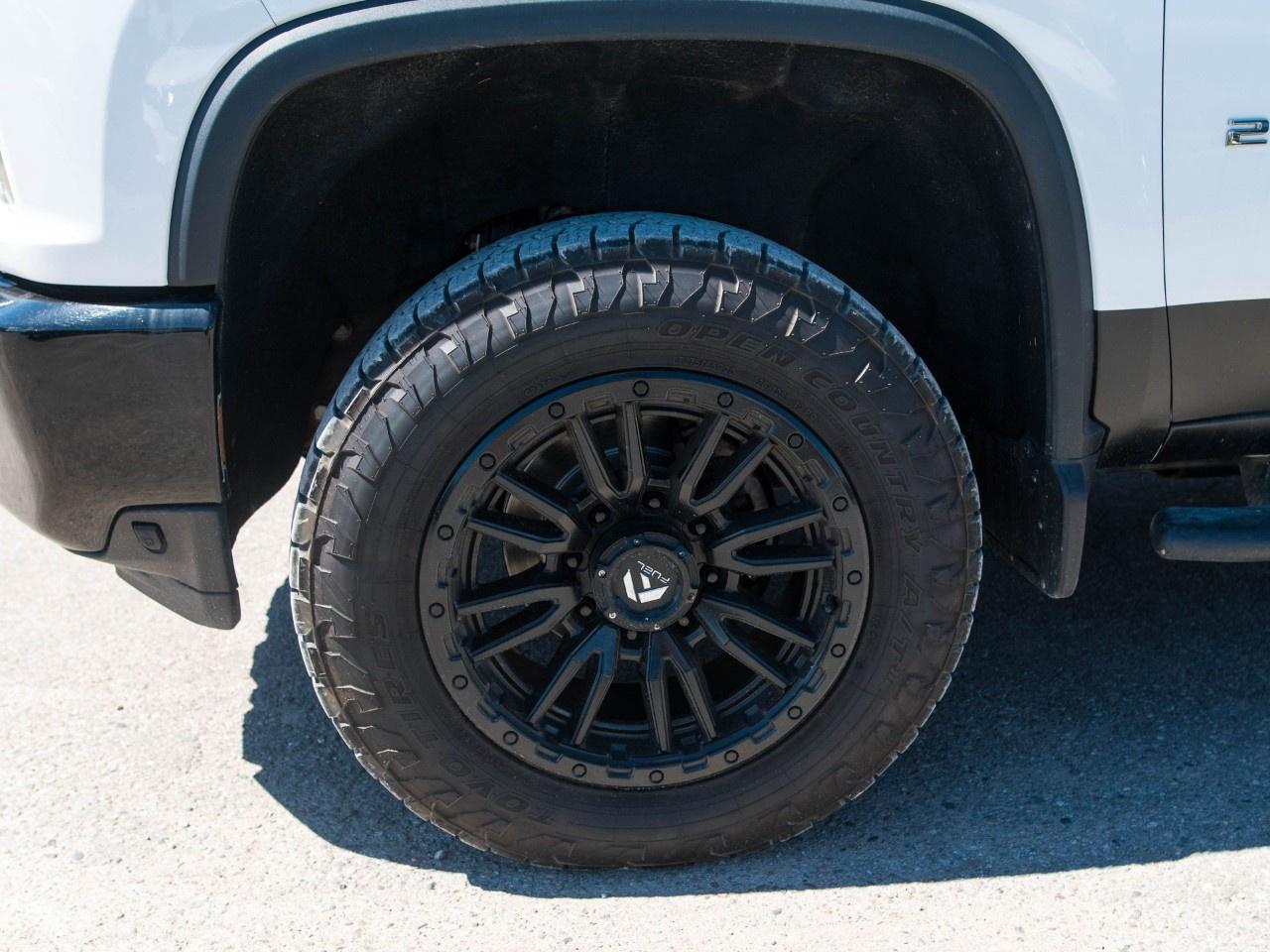2023 Chevrolet SILVERADO 2500HD 4WD Crew Cab Standard Box Custom Photo