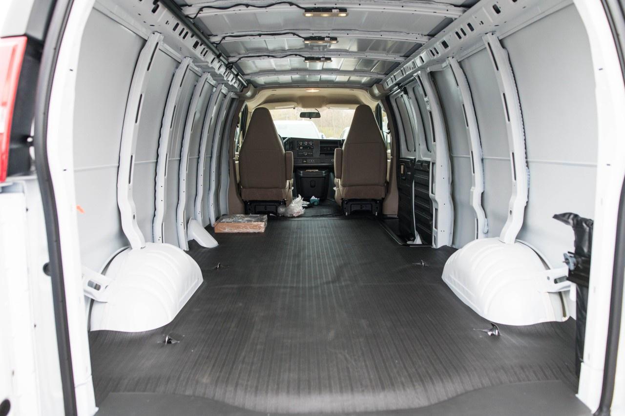 2025 Chevrolet Express Cargo Van 2500 Extended Wheelbase Rear-Wheel Drive Photo